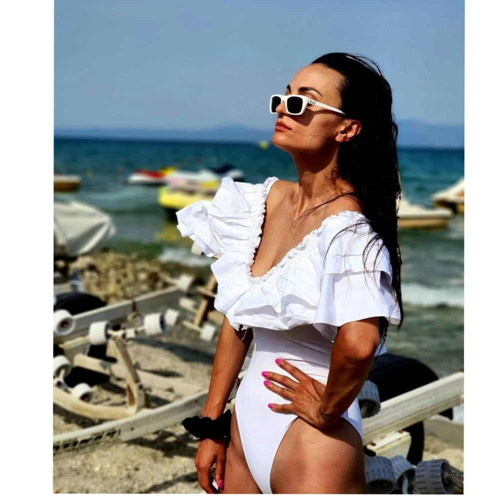 Zara LARGE RUFFLE SWIMSUIT - Picture 8 of 15